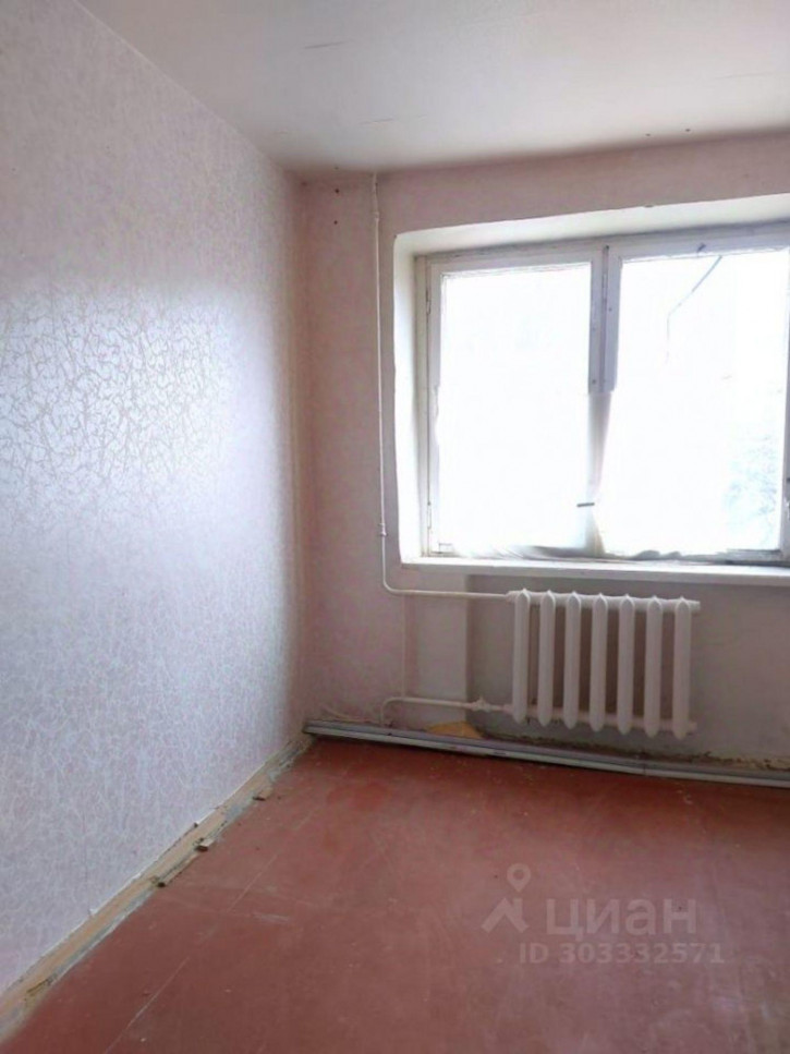 Комната мкр 1-й, 10,  д. 10