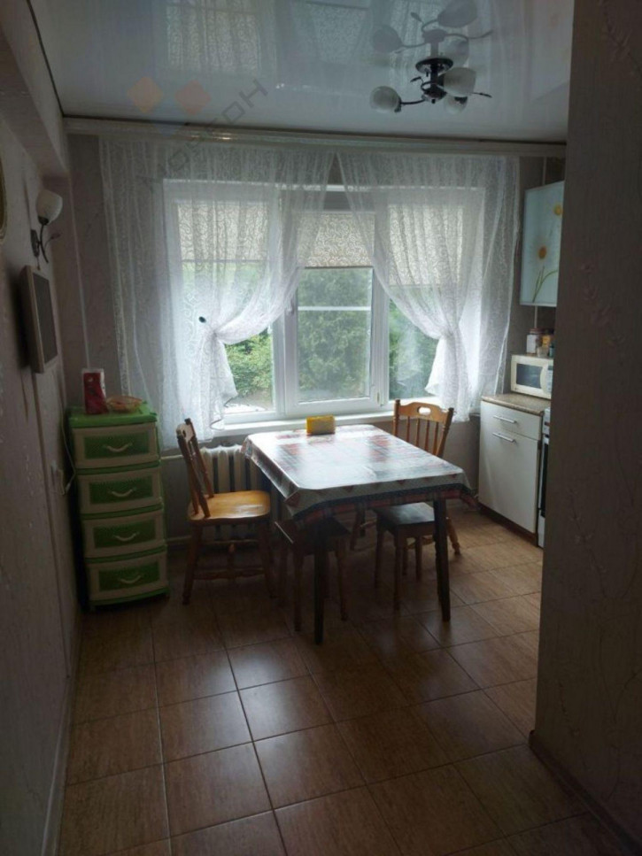3-комн квартира Благоева ул, 28