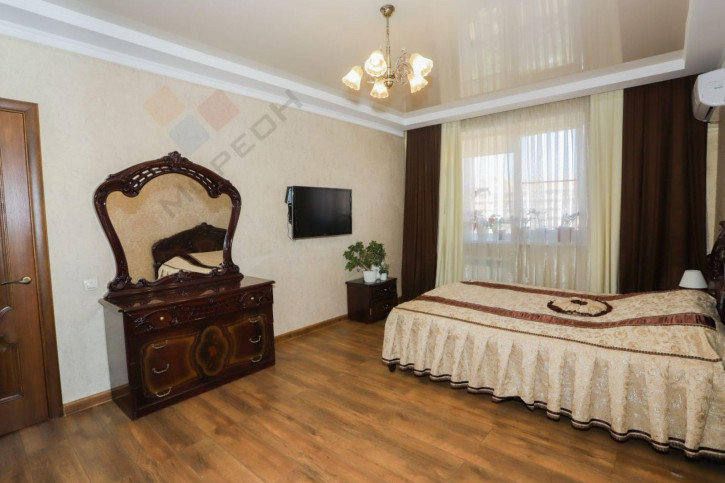 3-комн квартира Репина, 3