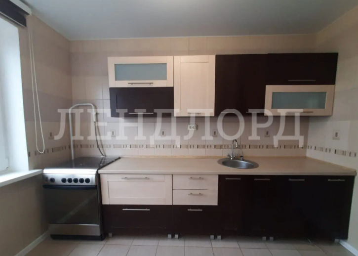 3-комн квартира улица Думенко, 5