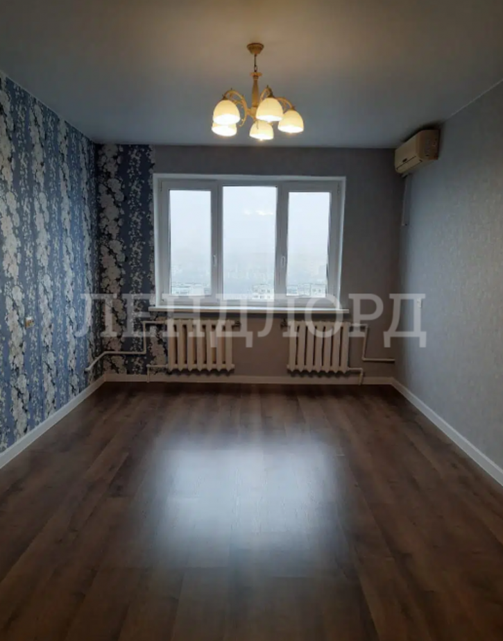 3-комн квартира улица Думенко, 5