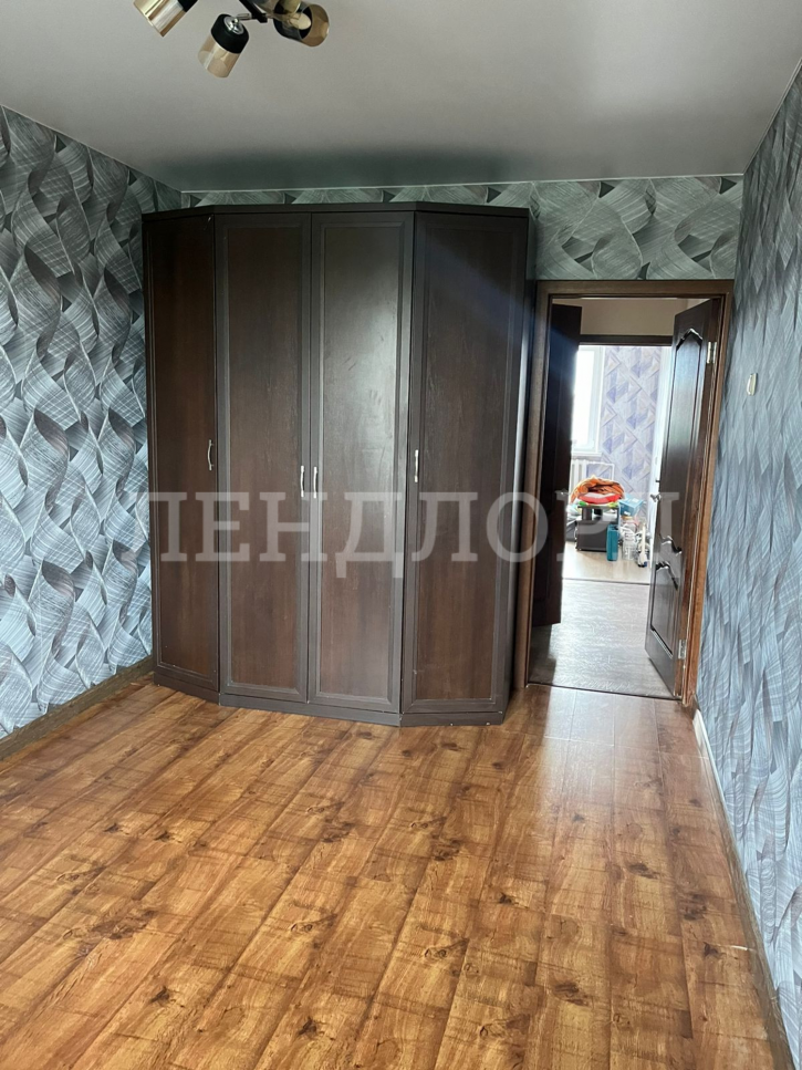 3-комн квартира улица Думенко, 5