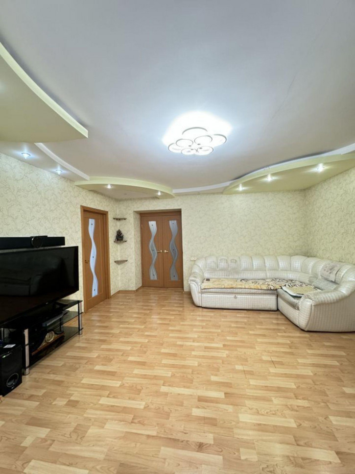 3-комн квартира Лунная ул, 41А