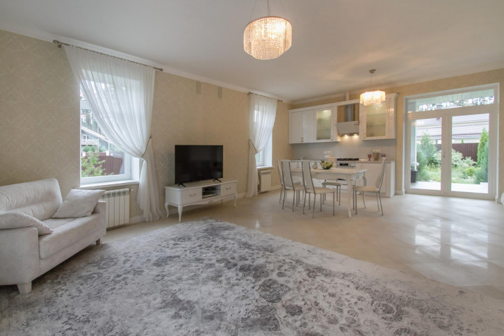 Коттедж/дом Титова ул., 3 Коттедж/дом Титова ул., 3