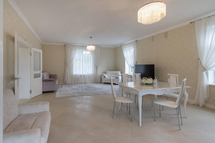 Коттедж/дом Титова ул., 3 Коттедж/дом Титова ул., 3