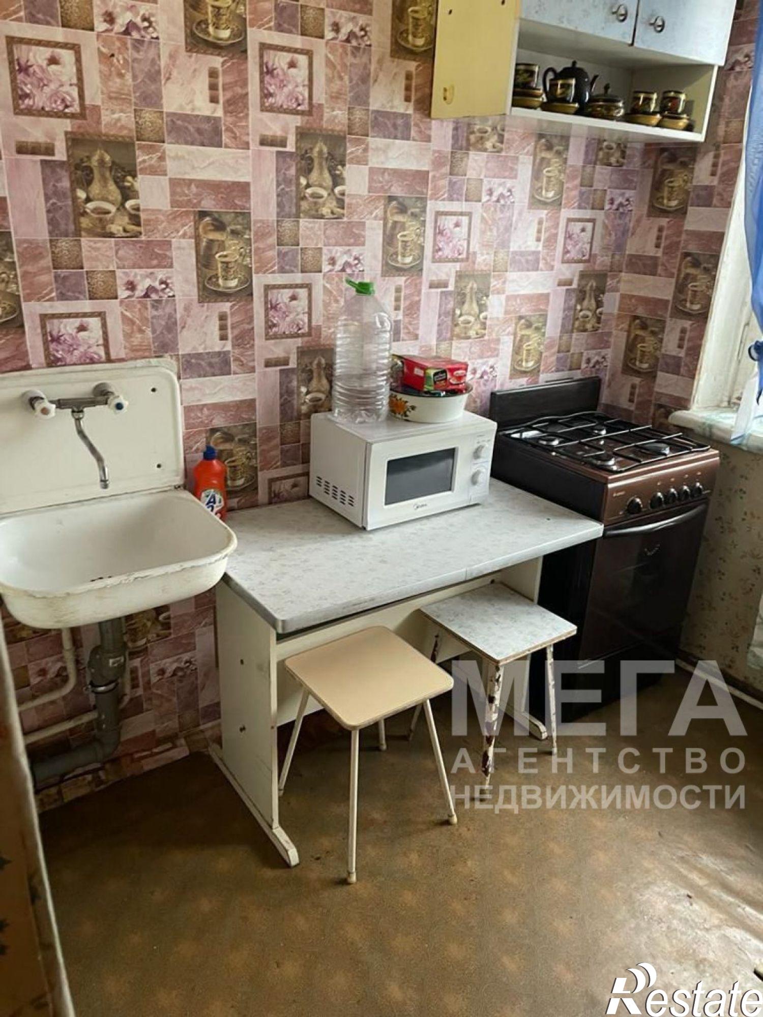 Купить квартиру за 3 990 000 рублей на Сулимова ул, 100