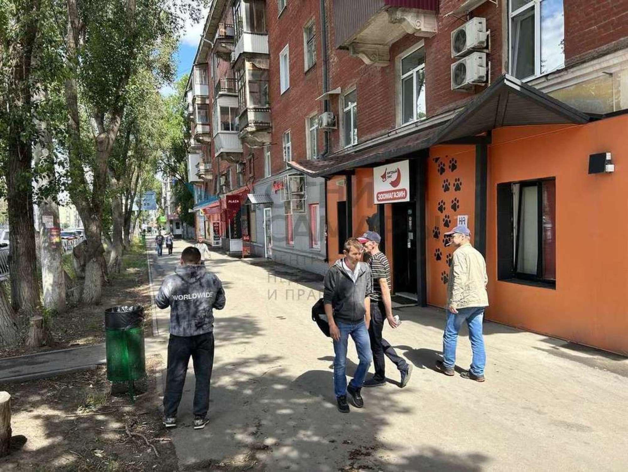 Сдать торговое помещение за 100 000 рублей на Победы улица, 69