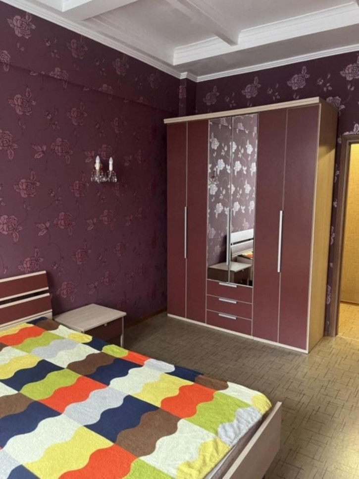 2-комн квартира Победы улица, 81