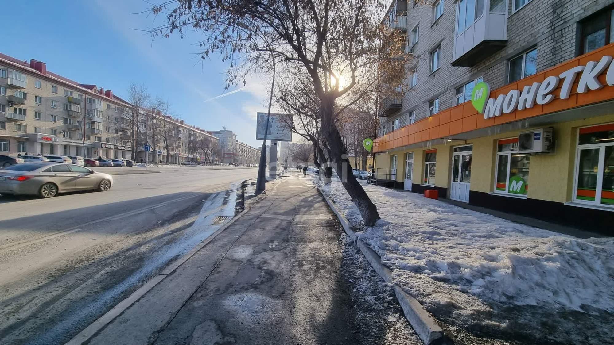 Купить торговое помещение за 126 000 000 рублей на Мельникайте 90а