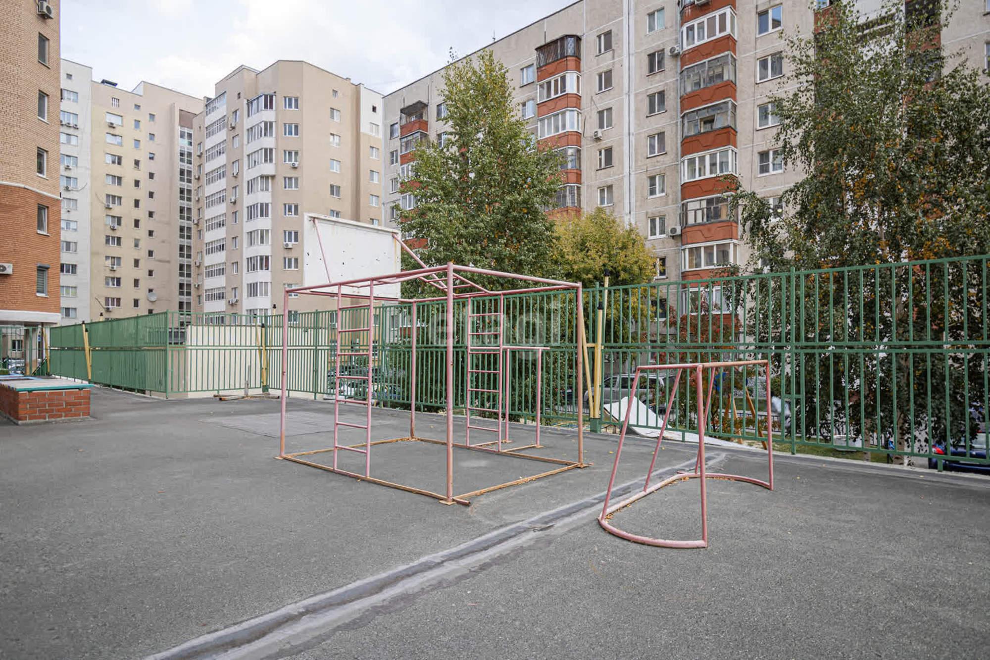 Купить квартиру за 15 000 000 рублей на Малыгина, 2