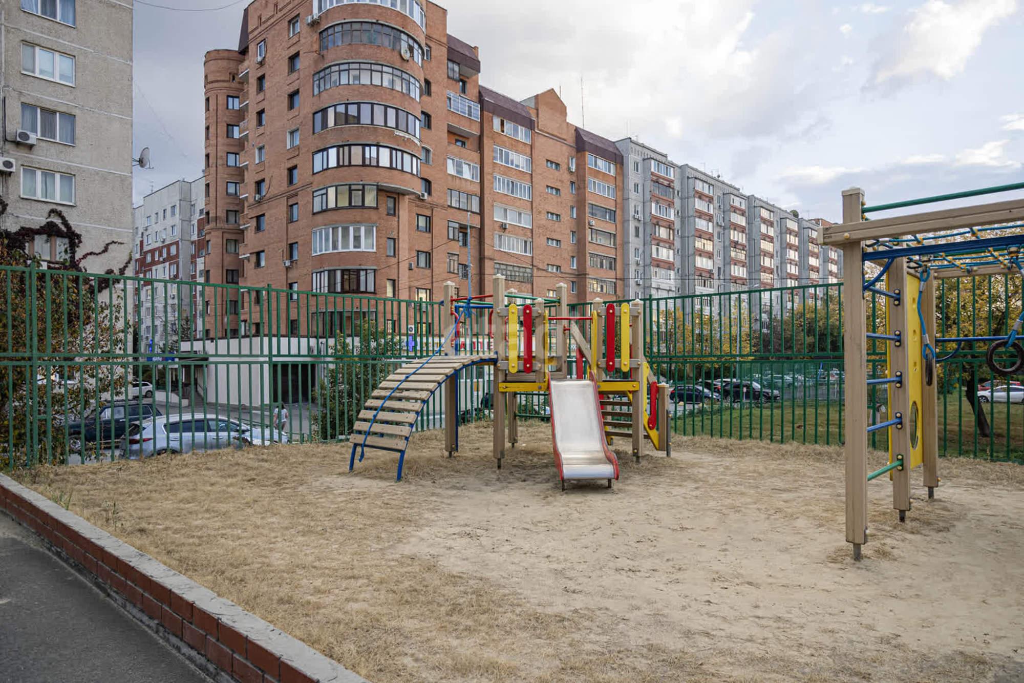 Купить квартиру за 15 000 000 рублей на Малыгина, 2