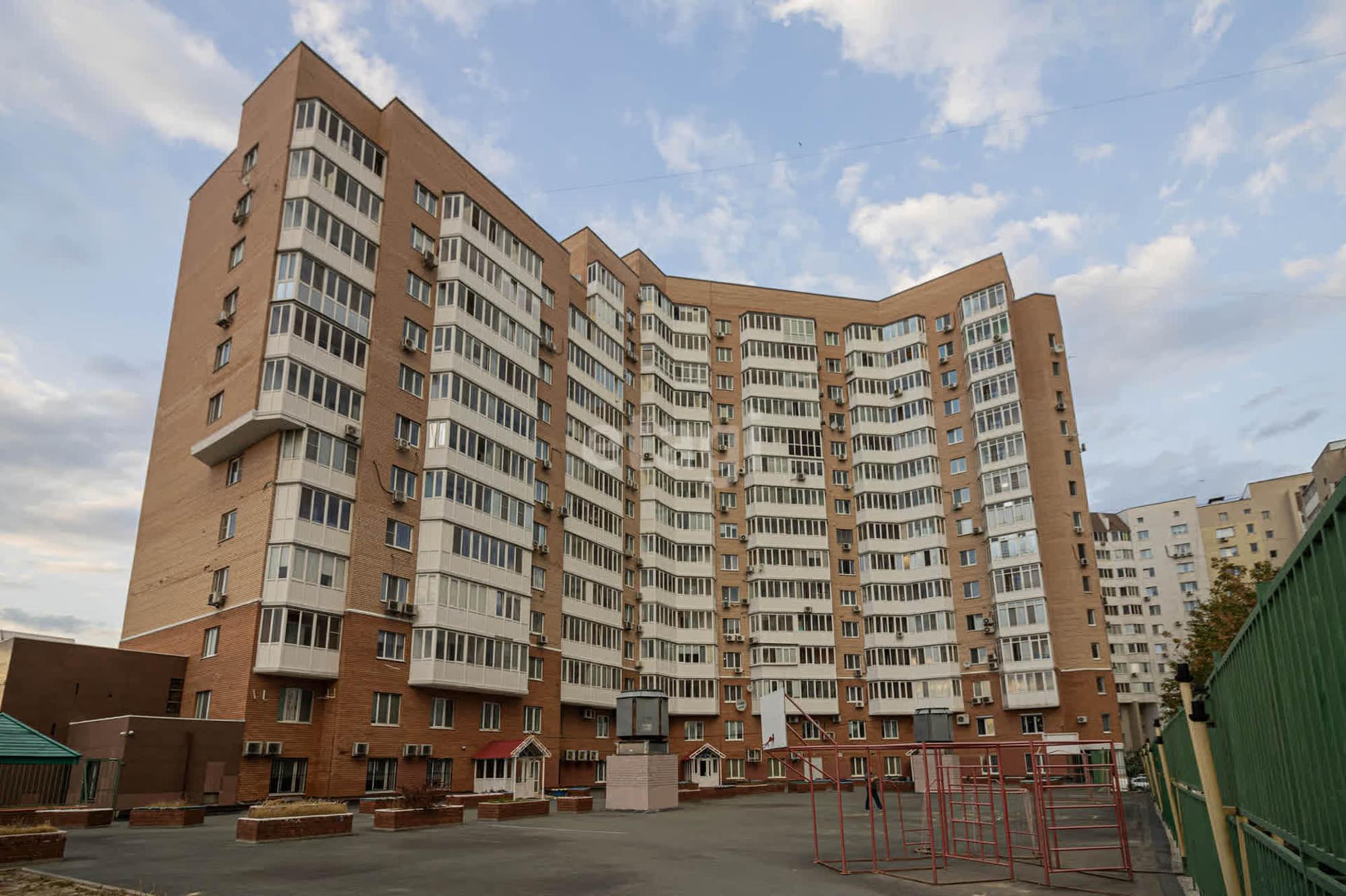 Купить квартиру за 15 000 000 рублей на Малыгина, 2