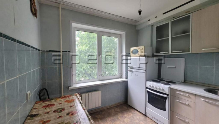 2-комн квартира Железнодорожников, 30