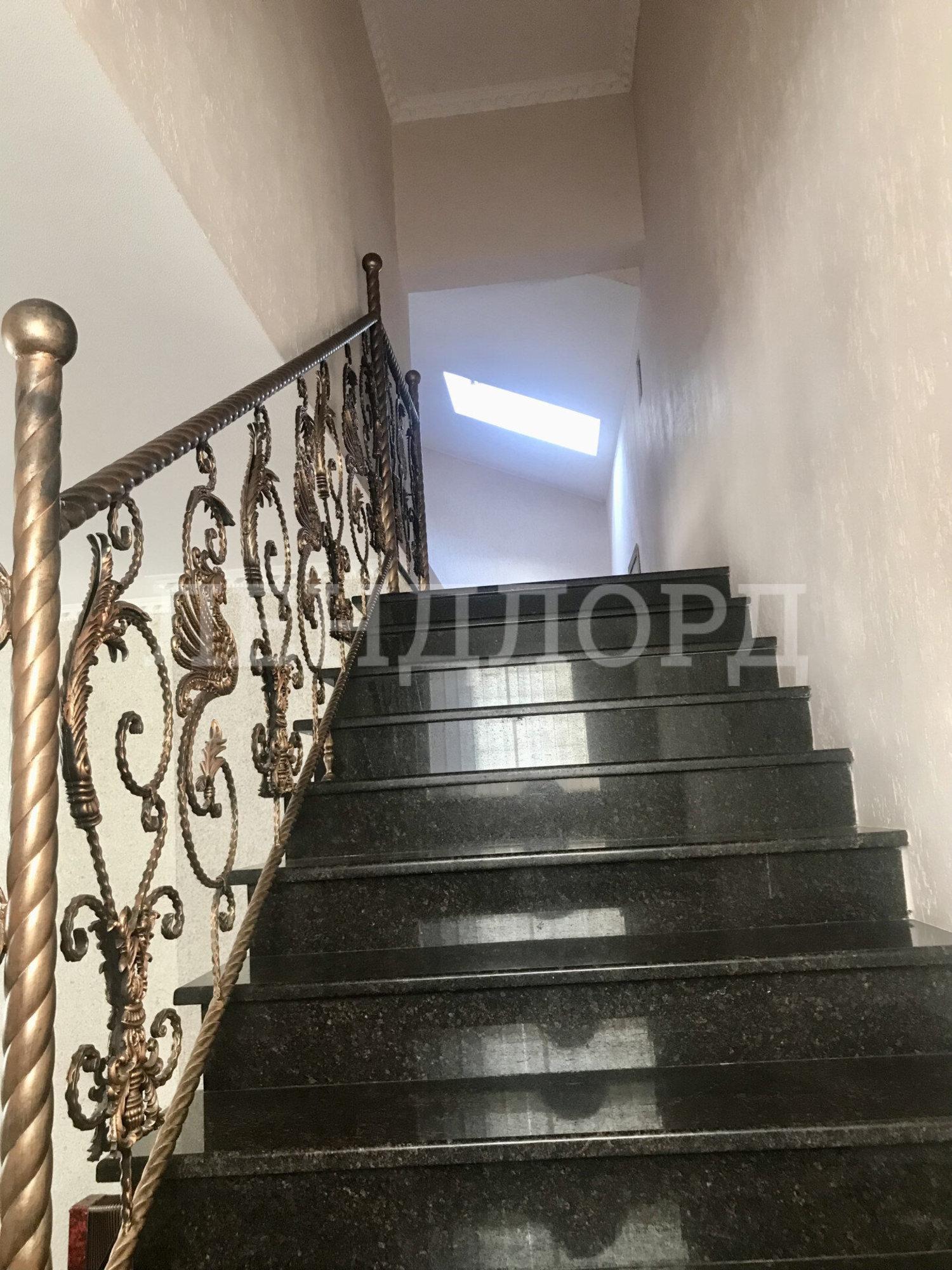 Купить дачу, дом, коттедж за 16 500 000 рублей на Узкий переулок
