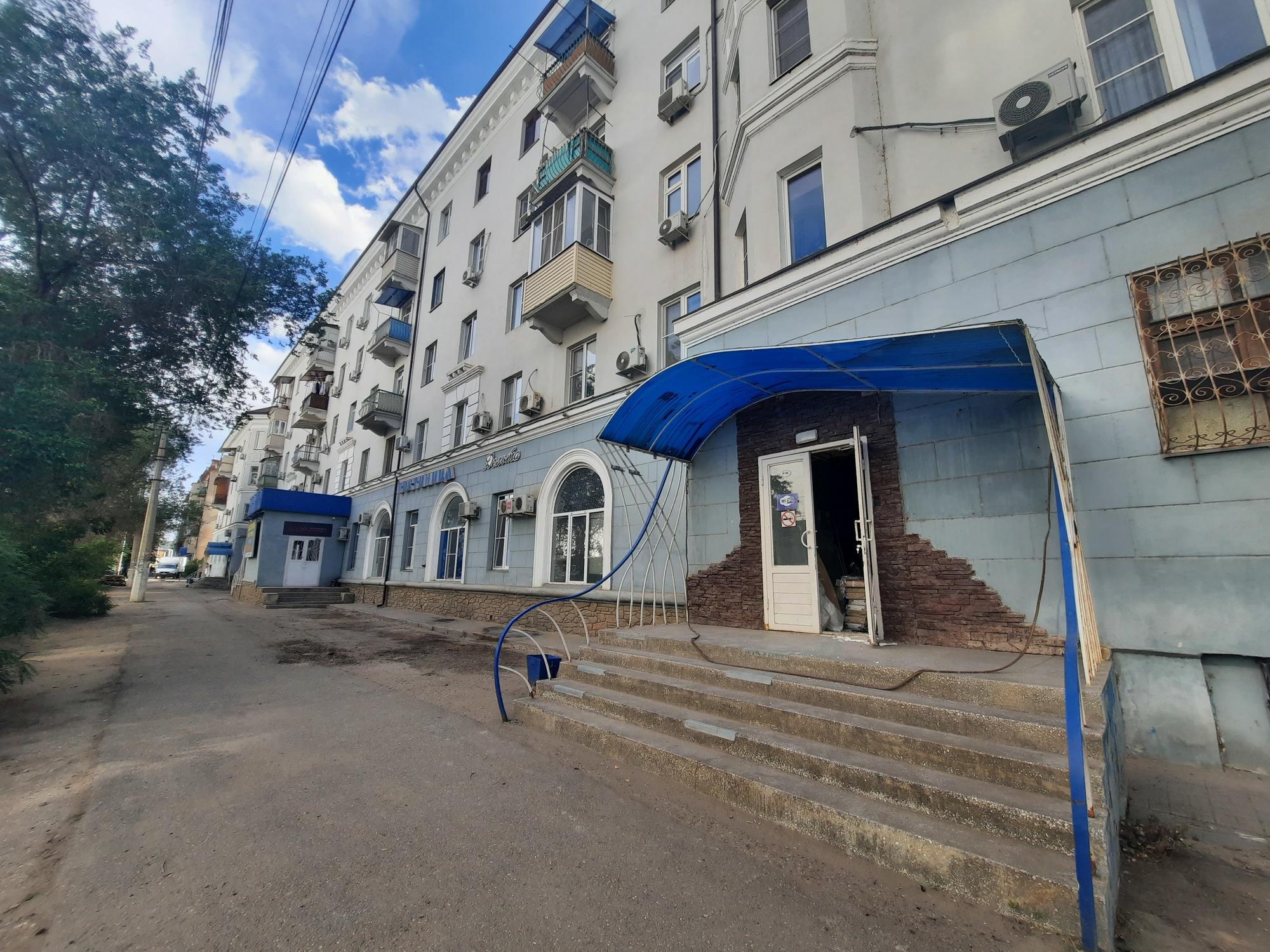 Сдать офис, помещение под офис за 20 000 рублей на г. Астрахань, Ленинский район, пл. Вокзальная, 1