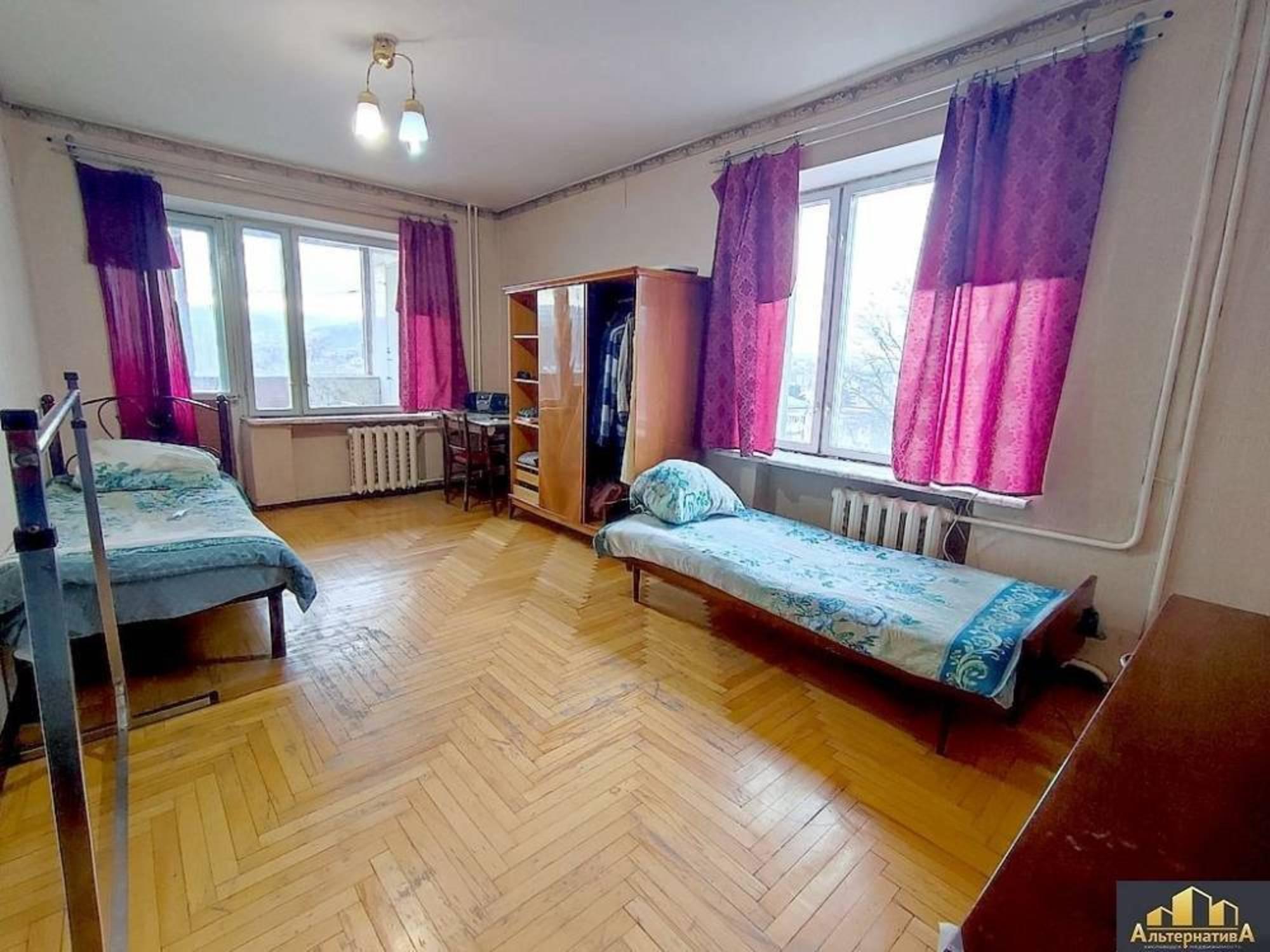 Купить квартиру за 12 350 000 рублей на Цеткин Клары ул.
