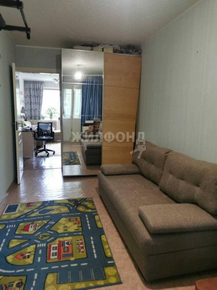 3-комн квартира Зорге, 60