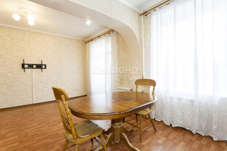 2-комн квартира Строителей проспект, д.37