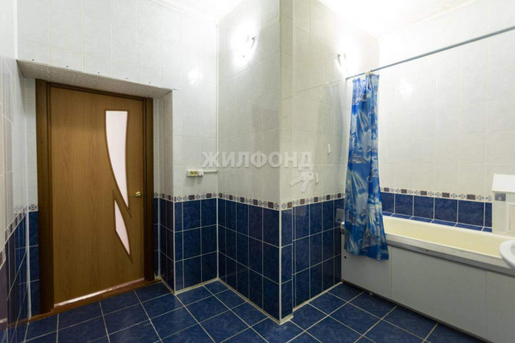 2-комн квартира Строителей проспект, д.37