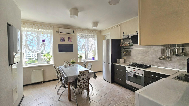 3-комн квартира им Чернышевского Н.Г. ул., 170/176