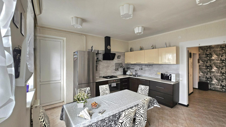 3-комн квартира им Чернышевского Н.Г. ул., 170/176