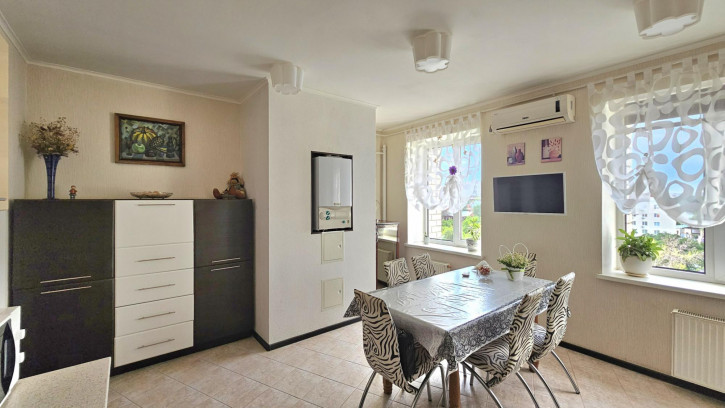 3-комн квартира им Чернышевского Н.Г. ул., 170/176