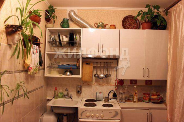 3-комн квартира Доватора улица, д.33/3