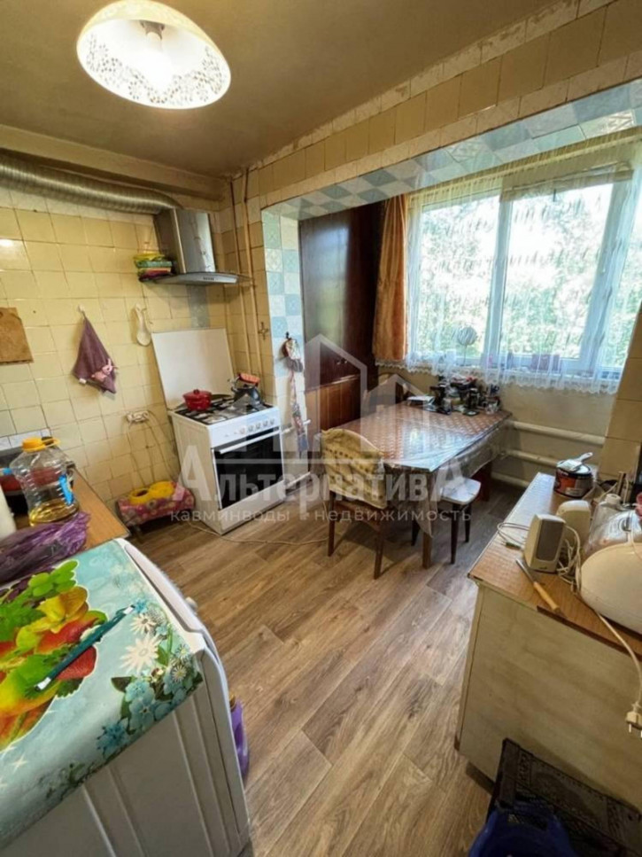 4-комн квартира Крутая дорога ул.