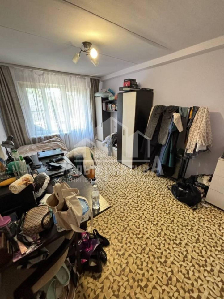 4-комн квартира Крутая дорога ул.