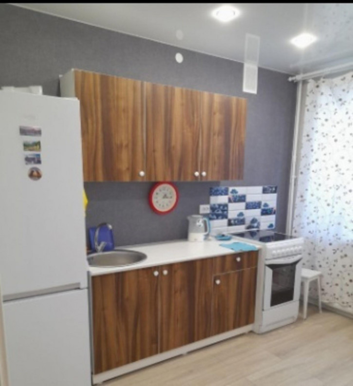 1-комн квартира Советской Армии улица, 127а