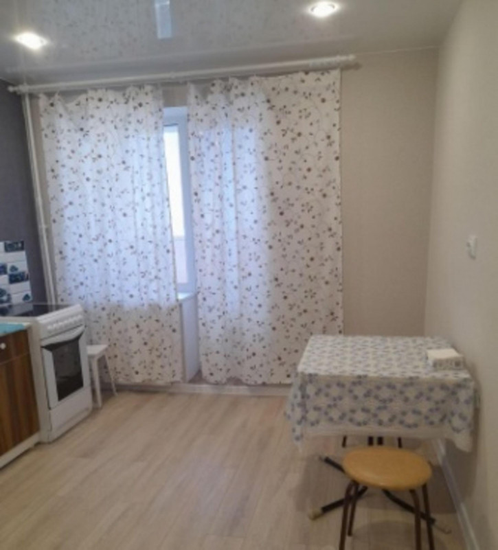 1-комн квартира Советской Армии улица, 127а