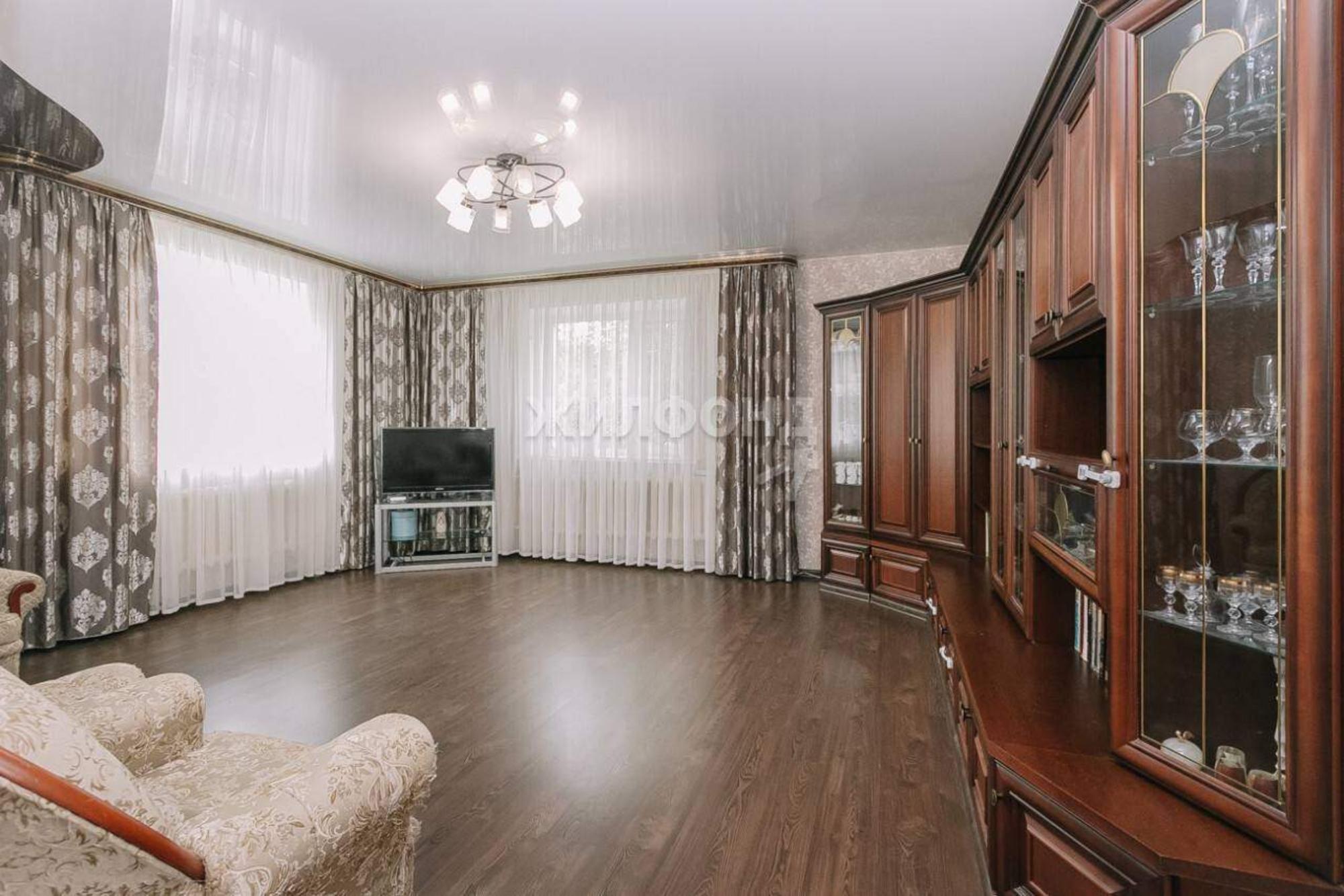 Купить дачу, дом, коттедж за 17 000 000 рублей на Овчинникова улица