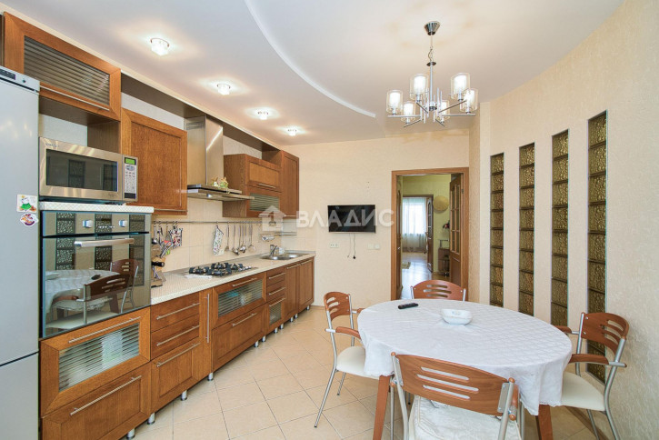 3-комн квартира улица Пичугина