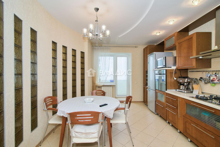 3-комн квартира улица Пичугина