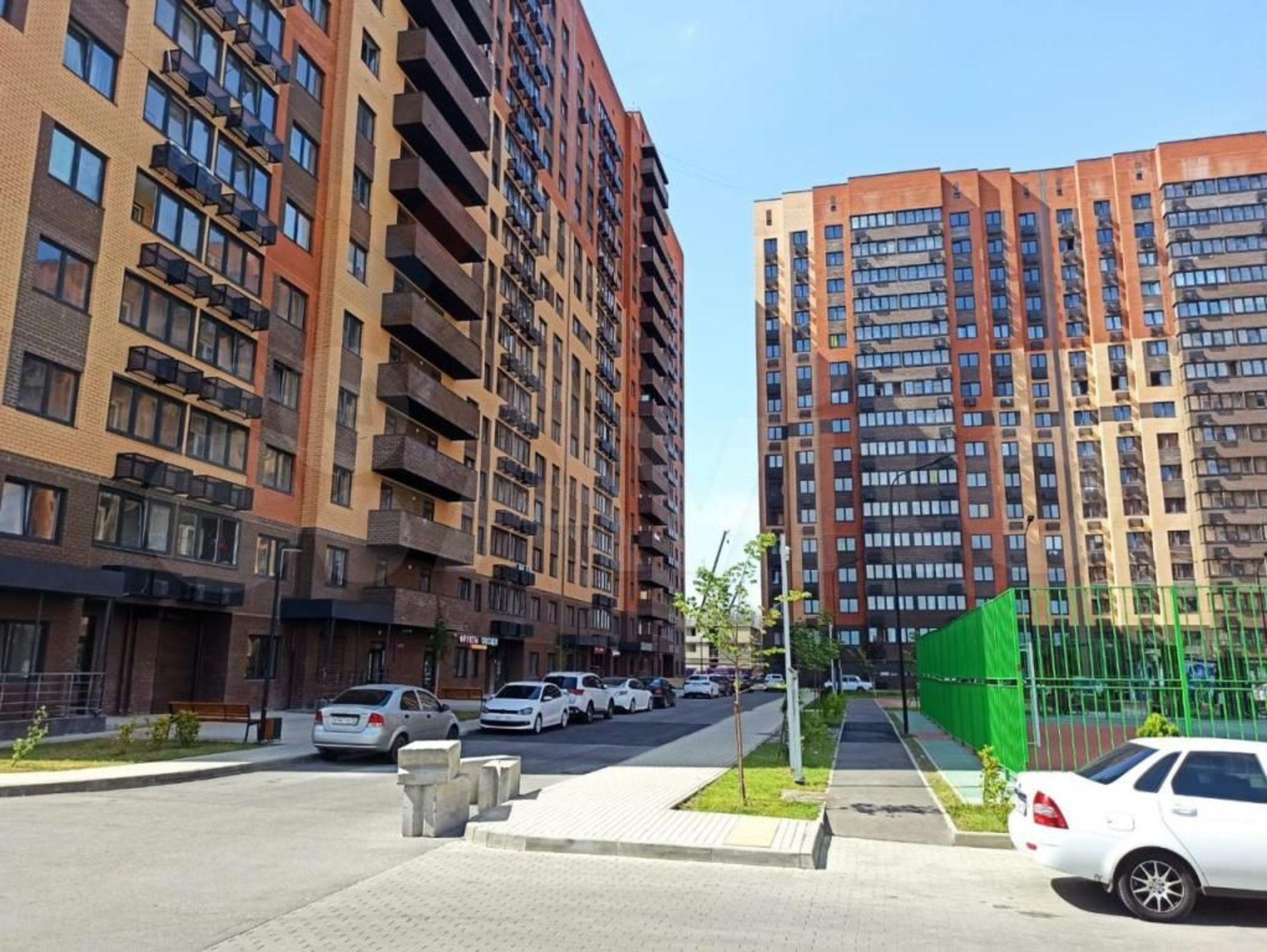 Купить квартиру за 5 250 000 рублей на Владимира Жириновского ул, 1/к4