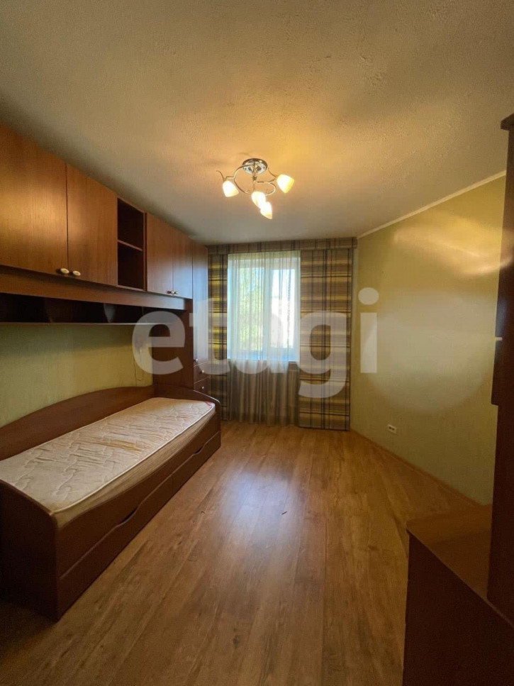 4-комн квартира Октябрьская, 11