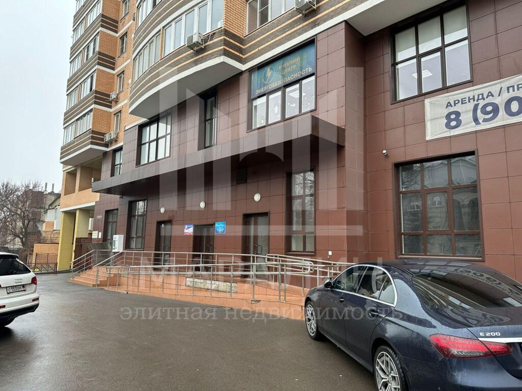 Купить помещение свободного назначения за 135 000 000 рублей на 1-й Конной армии, 13