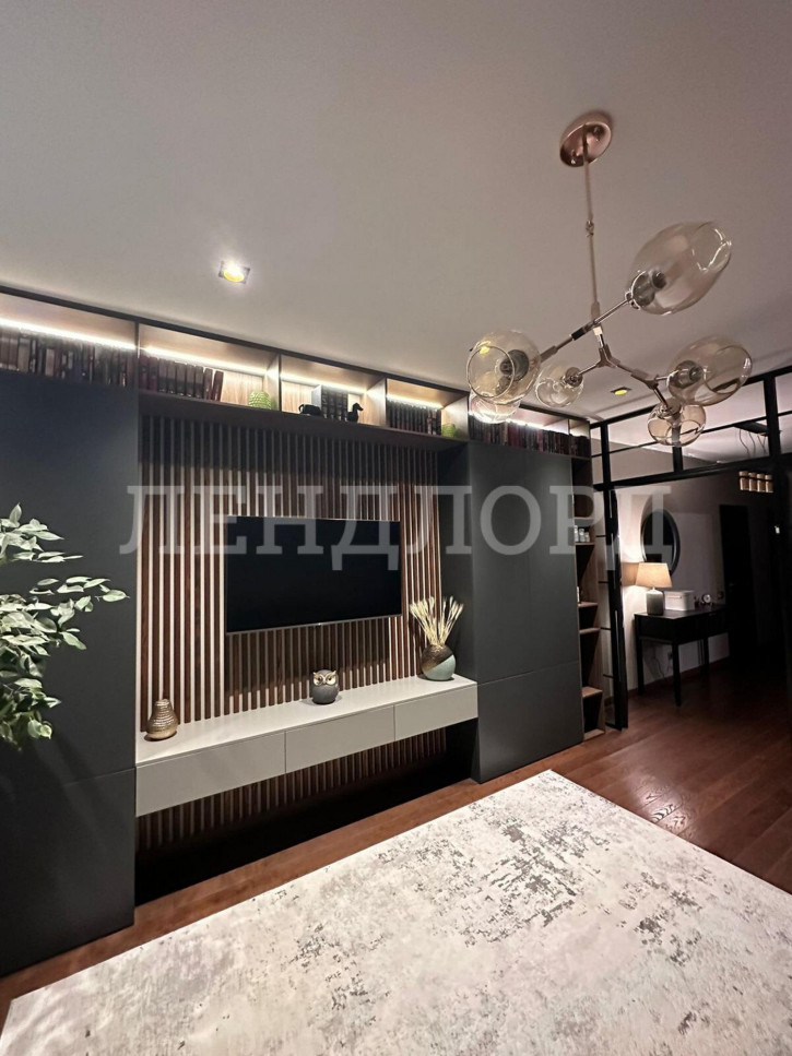 3-комн квартира Кировский проспект, 116