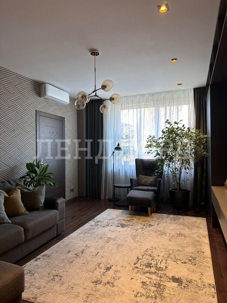 3-комн квартира Кировский проспект, 116