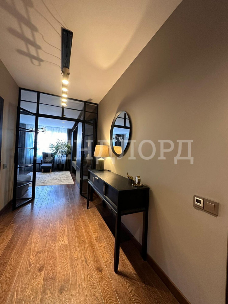 3-комн квартира Кировский проспект, 116