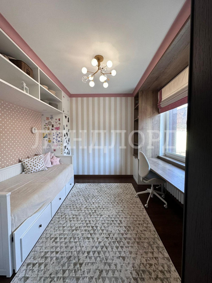 3-комн квартира Кировский проспект, 116