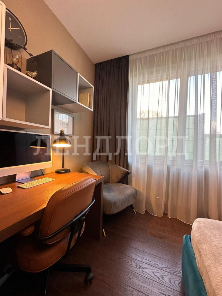 3-комн квартира Кировский проспект, 116