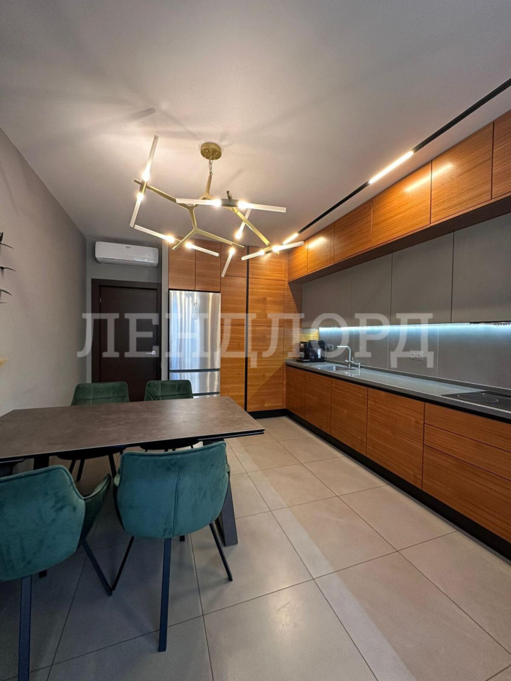 3-комн квартира Кировский проспект, 116