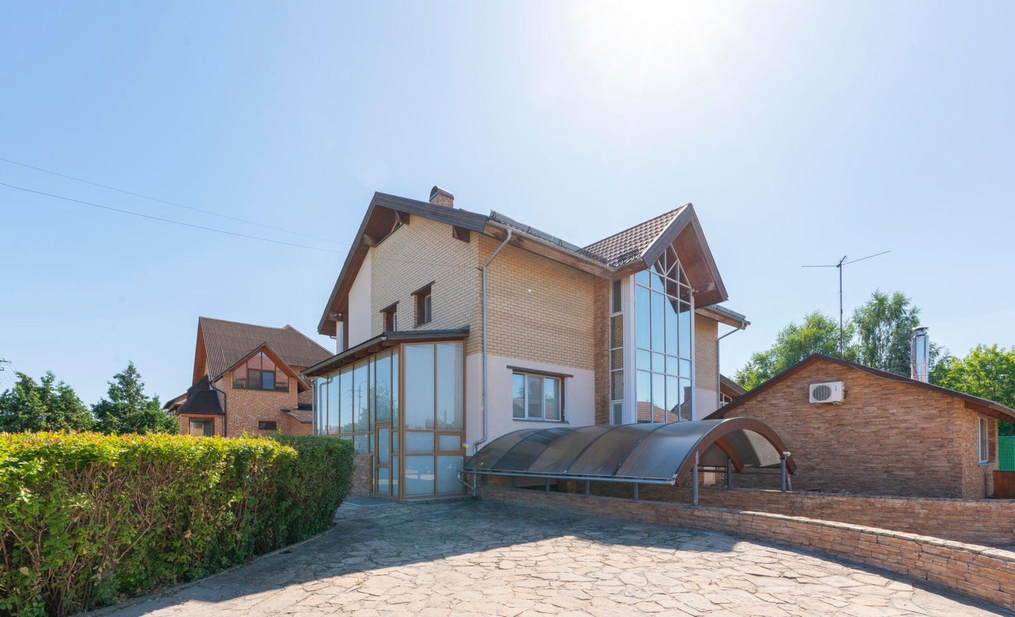 Купить дачу, дом, коттедж за 34 000 000 рублей на Россия, Набережная ул, 6