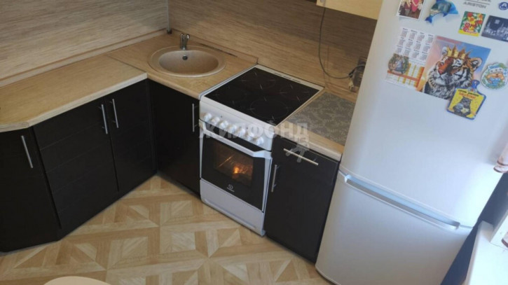 3-комн квартира Железнодорожная, 12