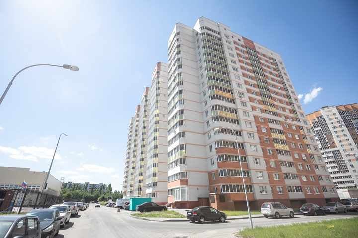 по пр-ту Московский, 90 в IV ГСК (Хользунова, 42)