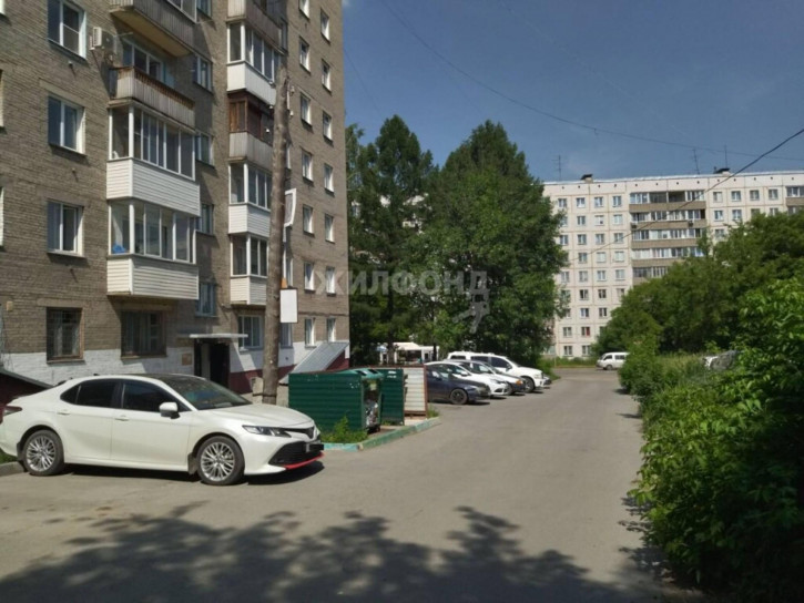 2-комн квартира Есенина, 25