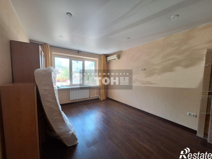 3-комн квартира ул. Леселидзе, 21а