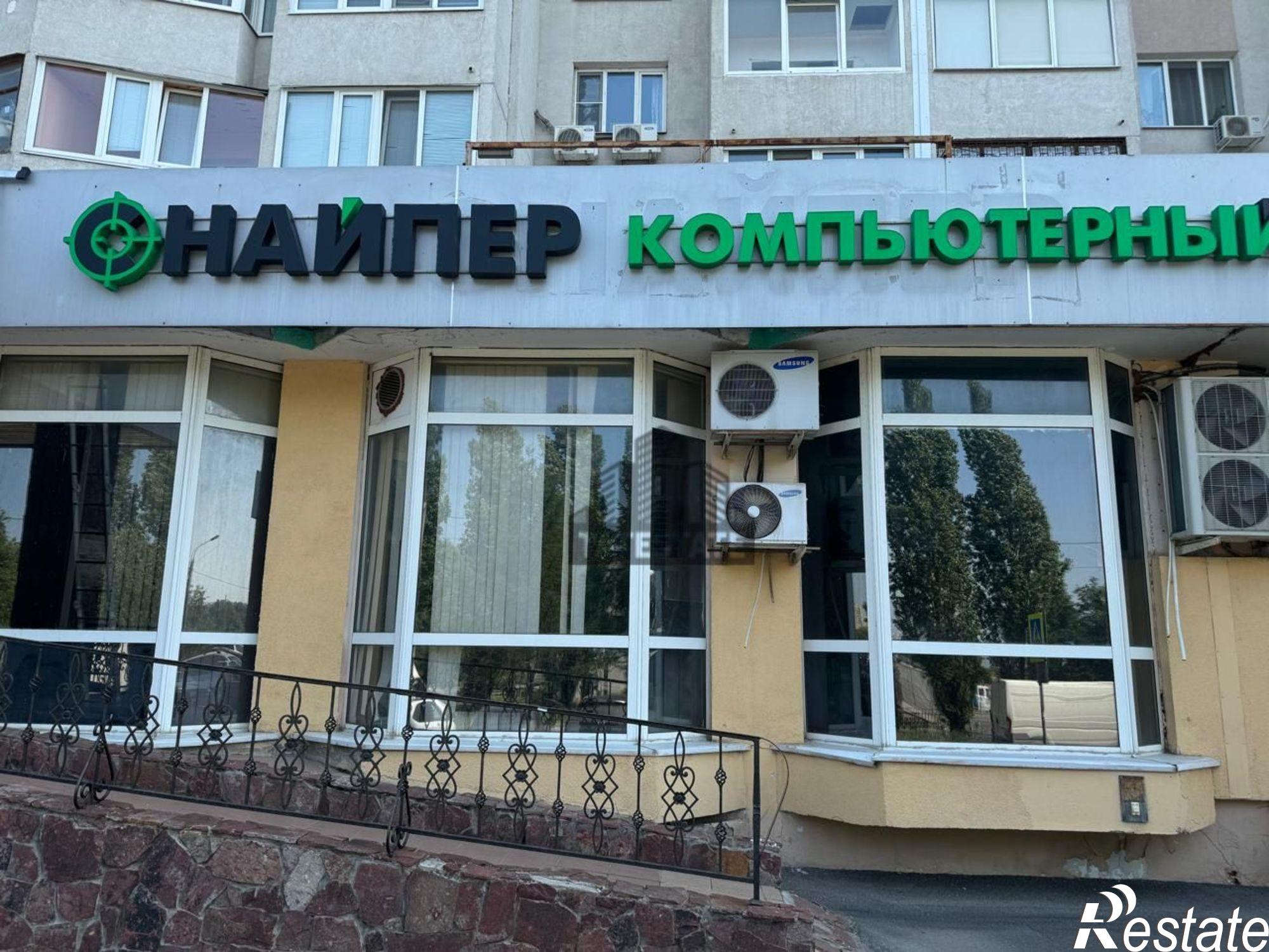 Сдать торговое помещение за 180 000 рублей на проспект Победы, 78