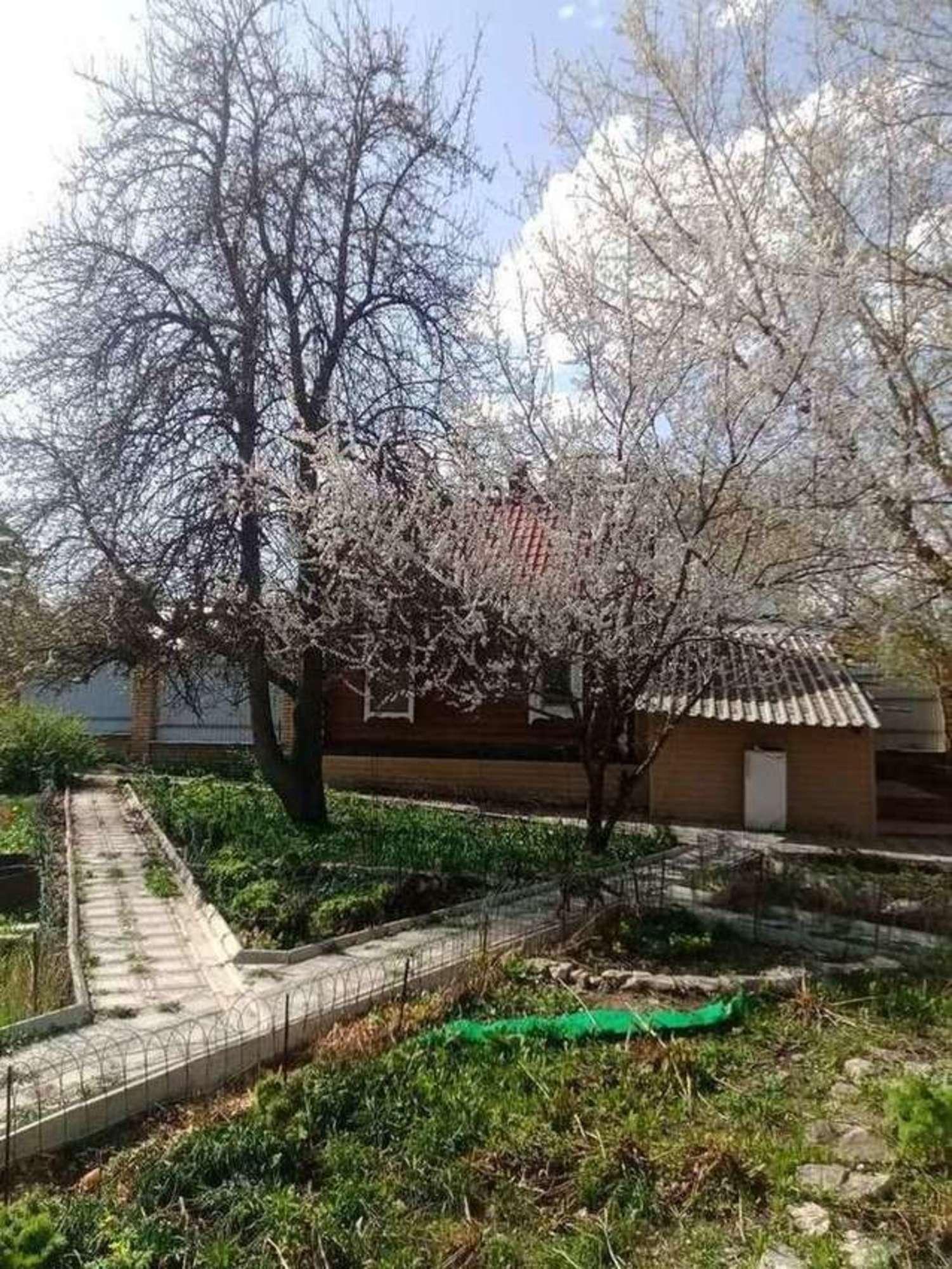 Купить дачу, дом, коттедж за 12 000 000 рублей на Усть-Каменогорская улица, 1